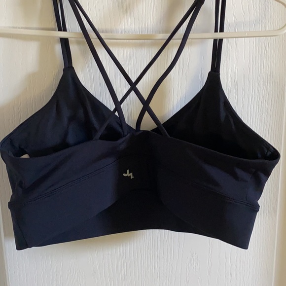 Black sports bra - Picture 2 of 3